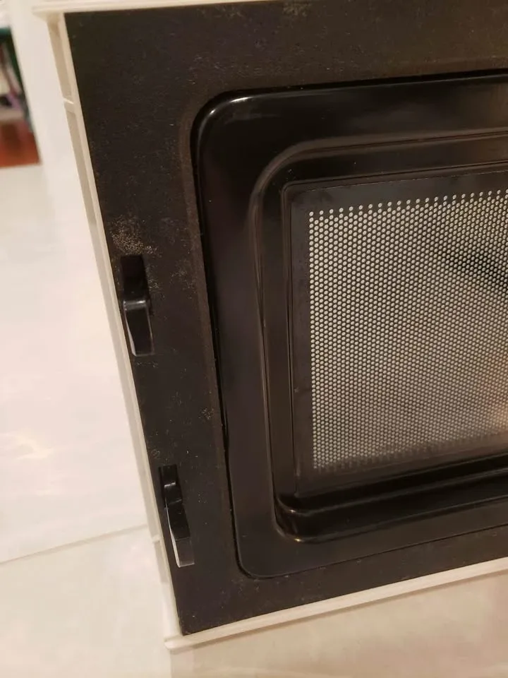 Diplomat white and black microwave 1050 Watts image indicator(4)