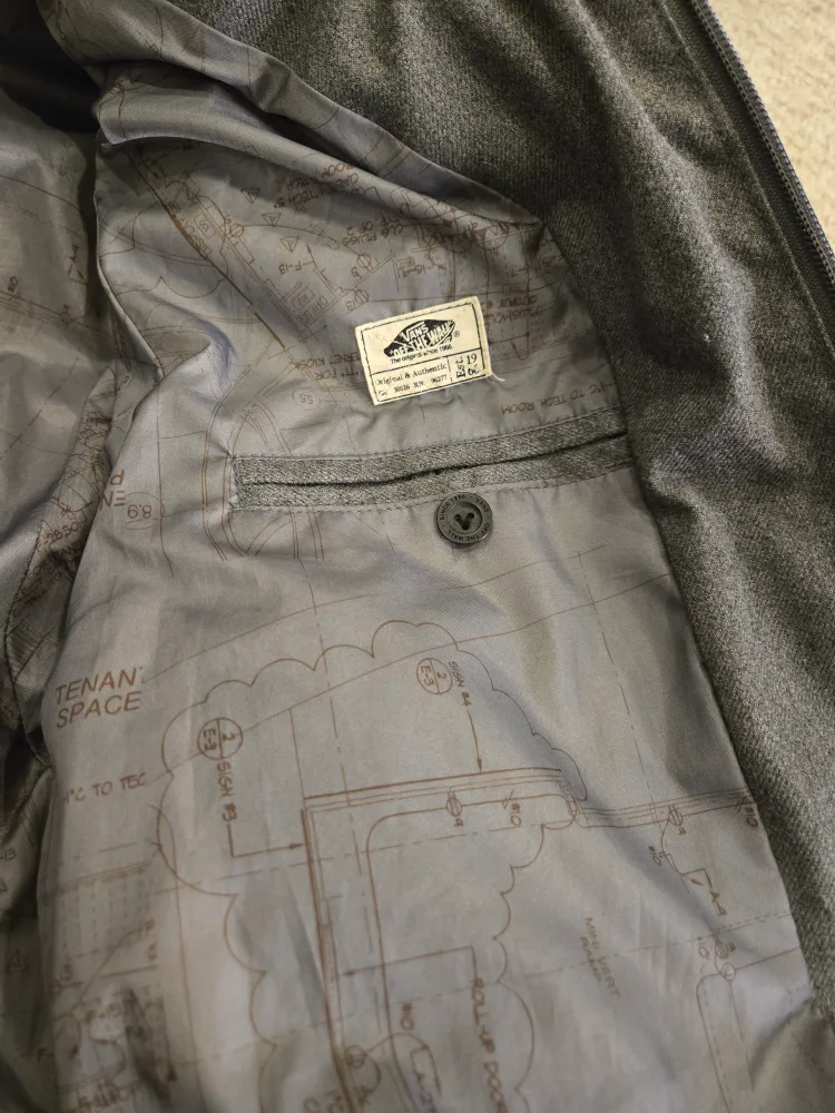 Vans Off The Wall Mountain Edition Puffer Jacket - Size Medium image indicator(3)