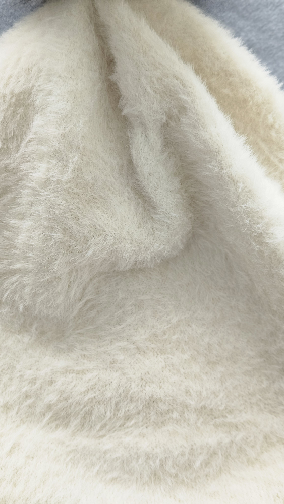 Very Warm White Pom Pom Beanie Hat - photo 2