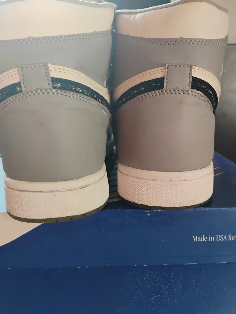 Air Jordan 1 High Dior Sneakers image indicator(5)