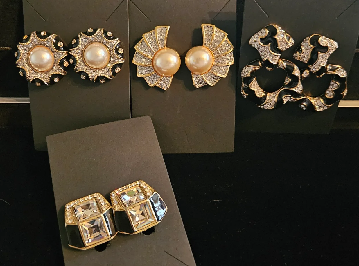 Vintage FAC Clip-On Earrings~Prices Reduced 🙂 image indicator(2)