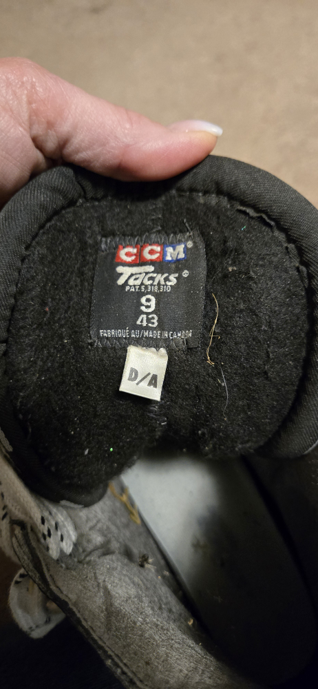 CCM Tacks Pro 3 Lite Hockey Skates - Size 9D - photo 2