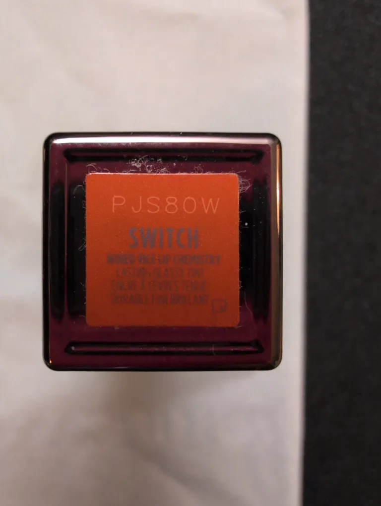 Lip glosses $5 each  - Maybelline, Urban Decay, Clinique 💚🥕 image indicator(4)