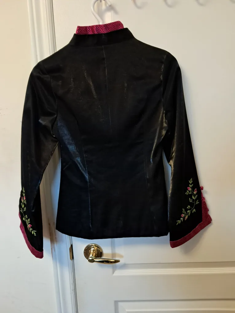 Elegant Black embroidered silk  jacket, size M image indicator(5)