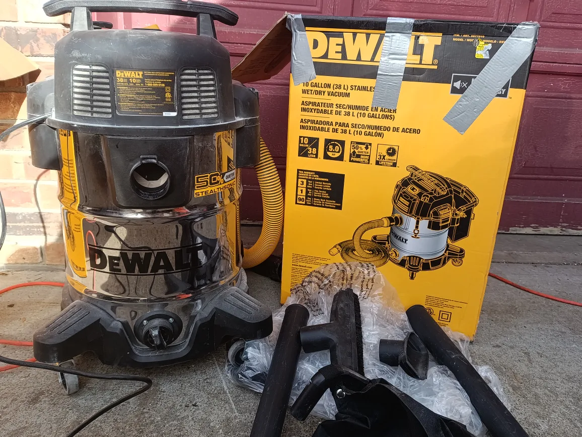 Dewalt 10 Gallon Stainless Steel Wet/Dry Vacuum image indicator(5)