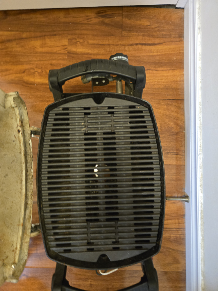 Weber Q 100 Portable Gas Grill - photo 3