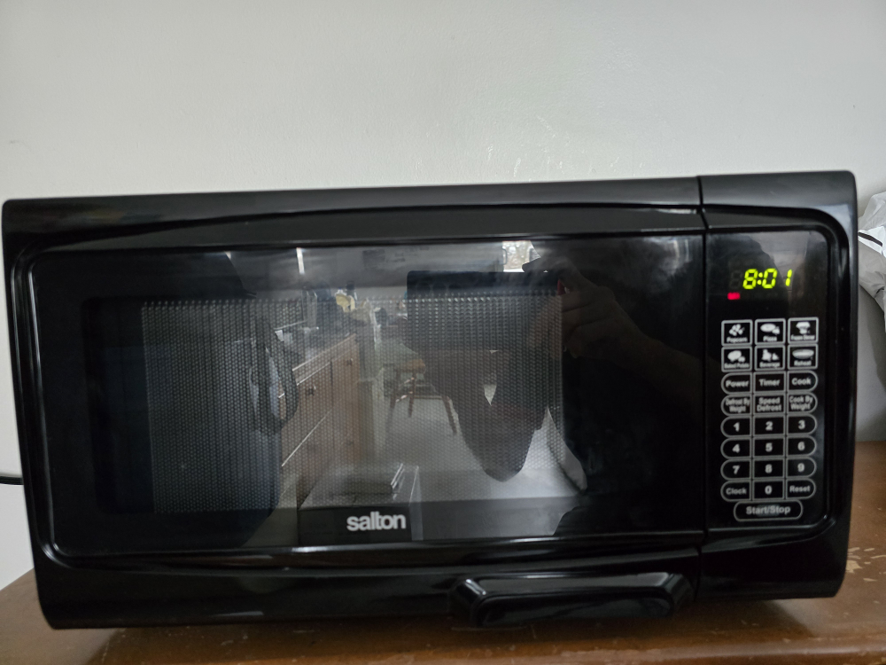 Salton Microwave - 900 watts - photo 3