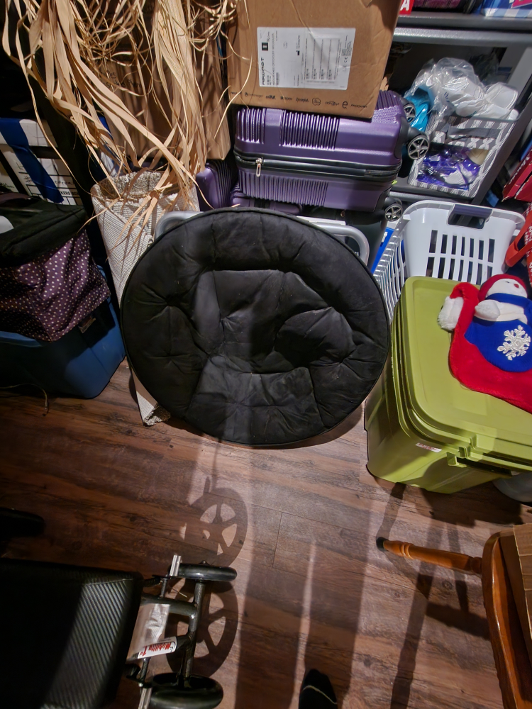 Round Black Folding Chair