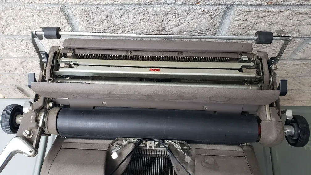 1953 Royal HHS Model Typewriter(Polish) image indicator(4)