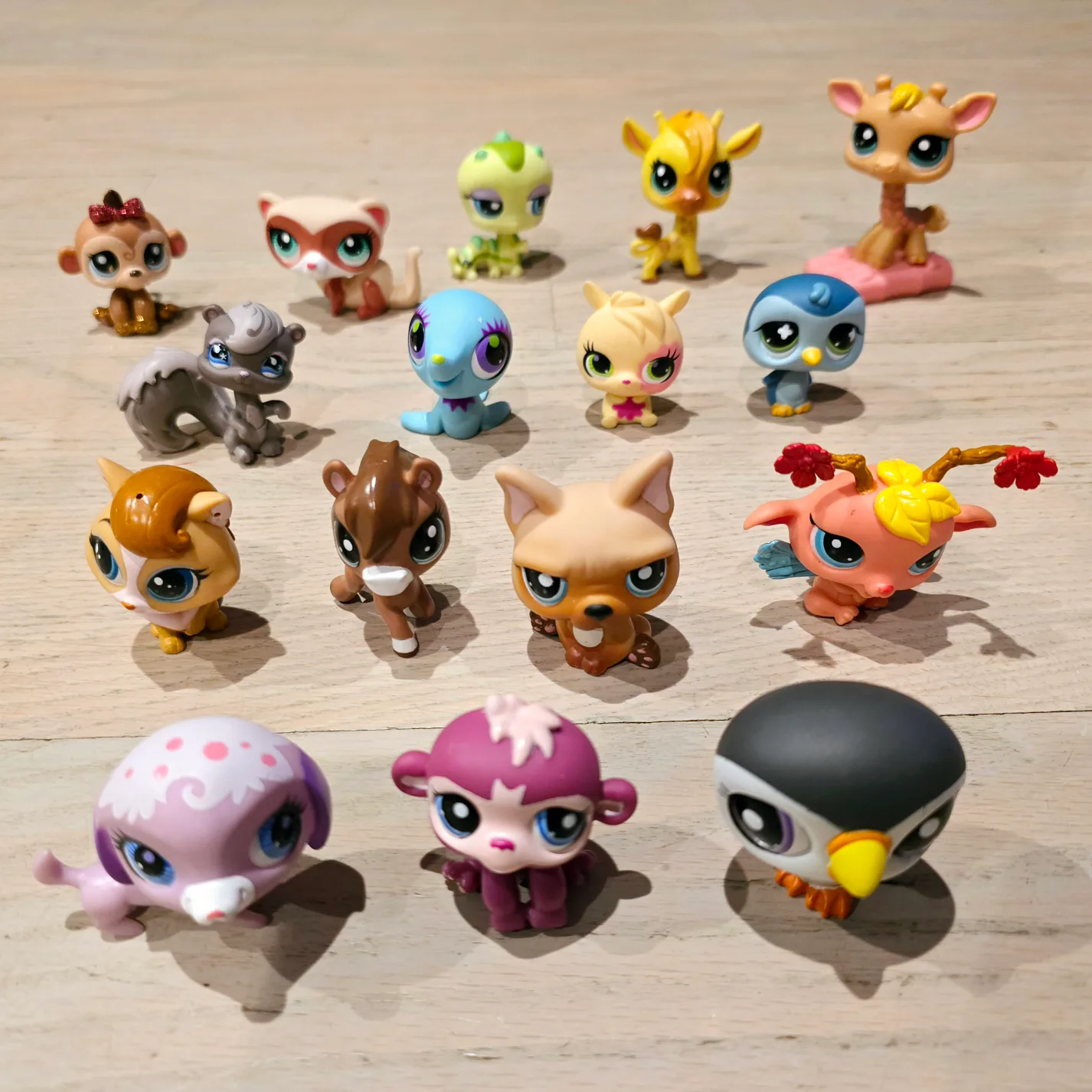 Lot of Littlest Pet Shops thumbnail