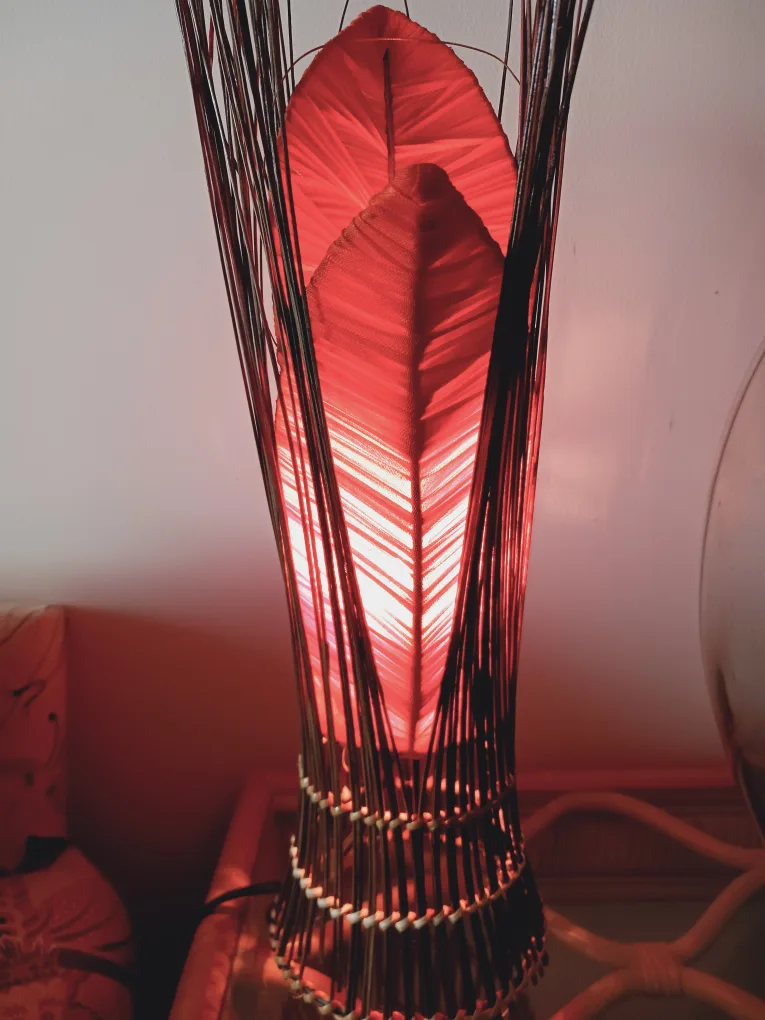 💗 Romantic Red Tulip Bamboo Table Lamp image indicator(3)