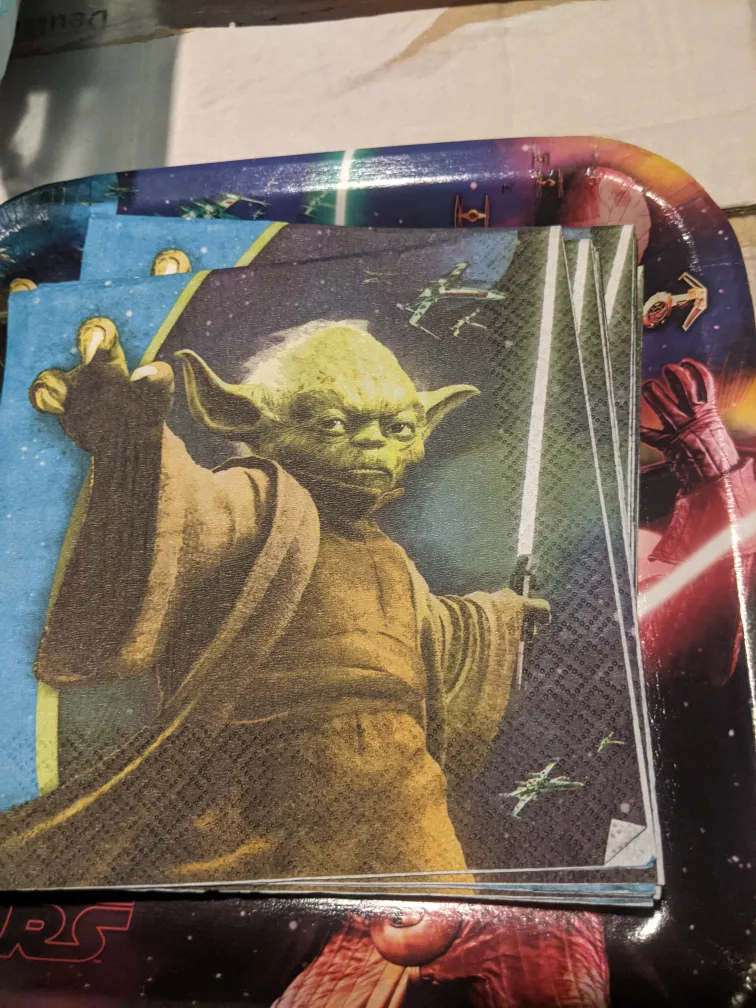 Star Wars Party Supplies Bundle image indicator(3)