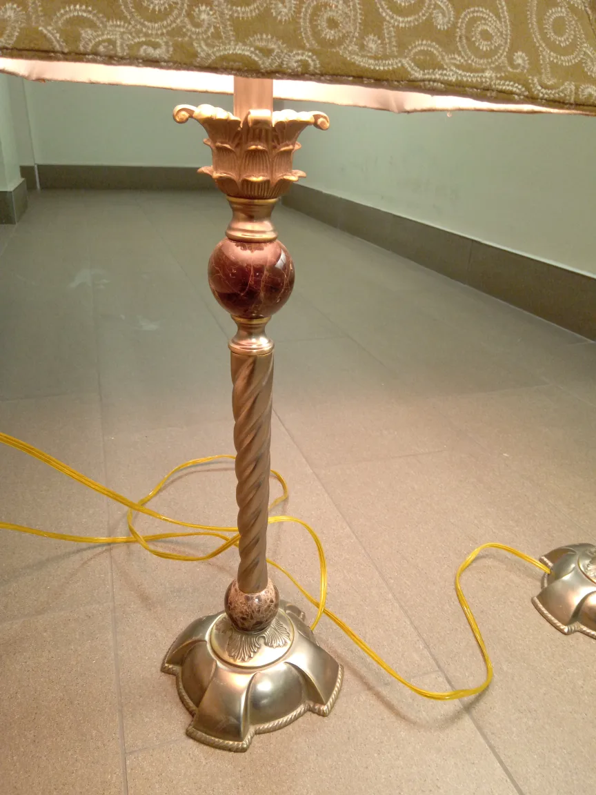 Pair of Elegant Table Lamps with Marble Bases image indicator(3)