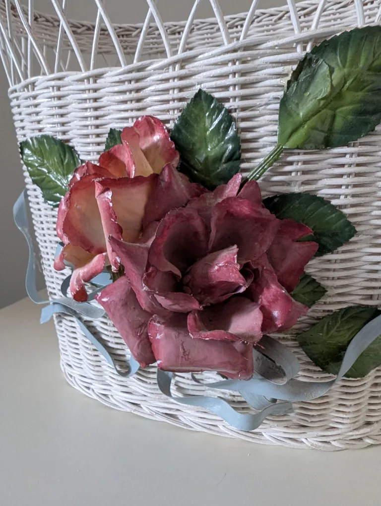 Vintage White Wicker Basket with Roses image indicator(7)