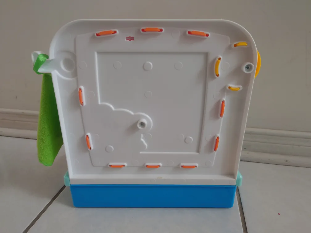 Fisher-Price Laugh & Learn Singin' & Squirtin' Sink image indicator(4)