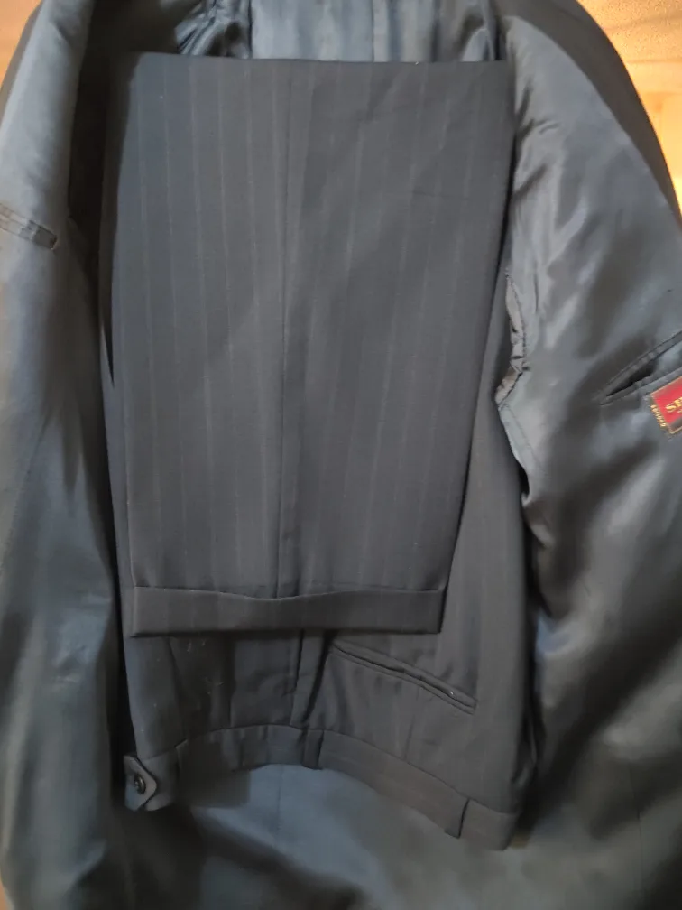 Men's Shipley Quality Tailored Double-Breasted Pinstripe Suit image indicator(6)