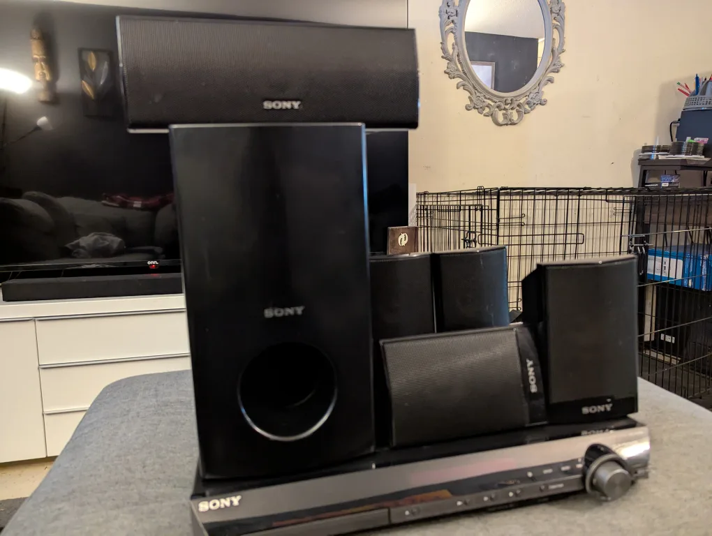 Sony 5.1 Channel Home Theatre System with Woofer thumbnail