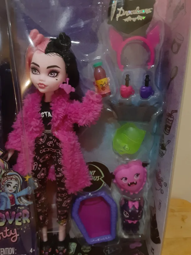 Monster High Draculaura  Doll Sleepover Creepover Party image indicator(4)