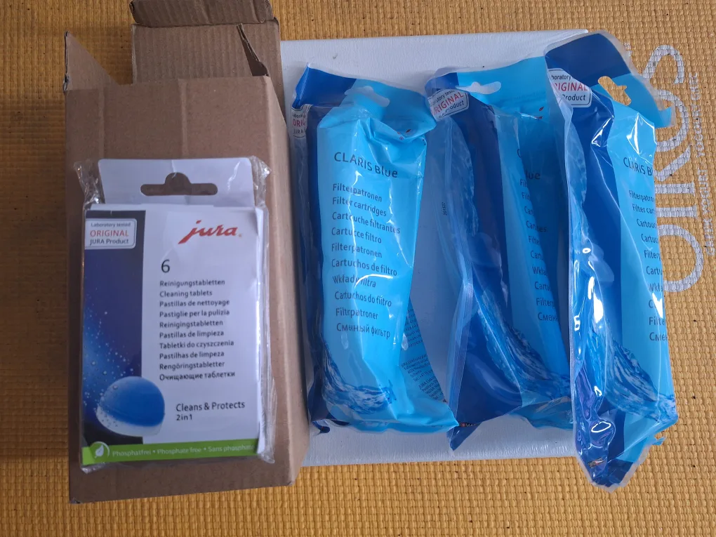 Jura Claris Blue Water Filter 3-Pack + Cleaning Tablets image indicator(7)