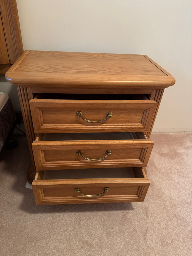 Pair of Wooden Nightstand - photo 2