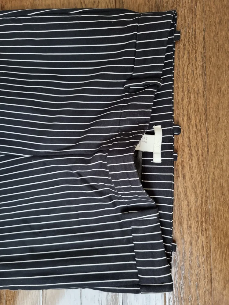 H&M Striped Pants image indicator(2)