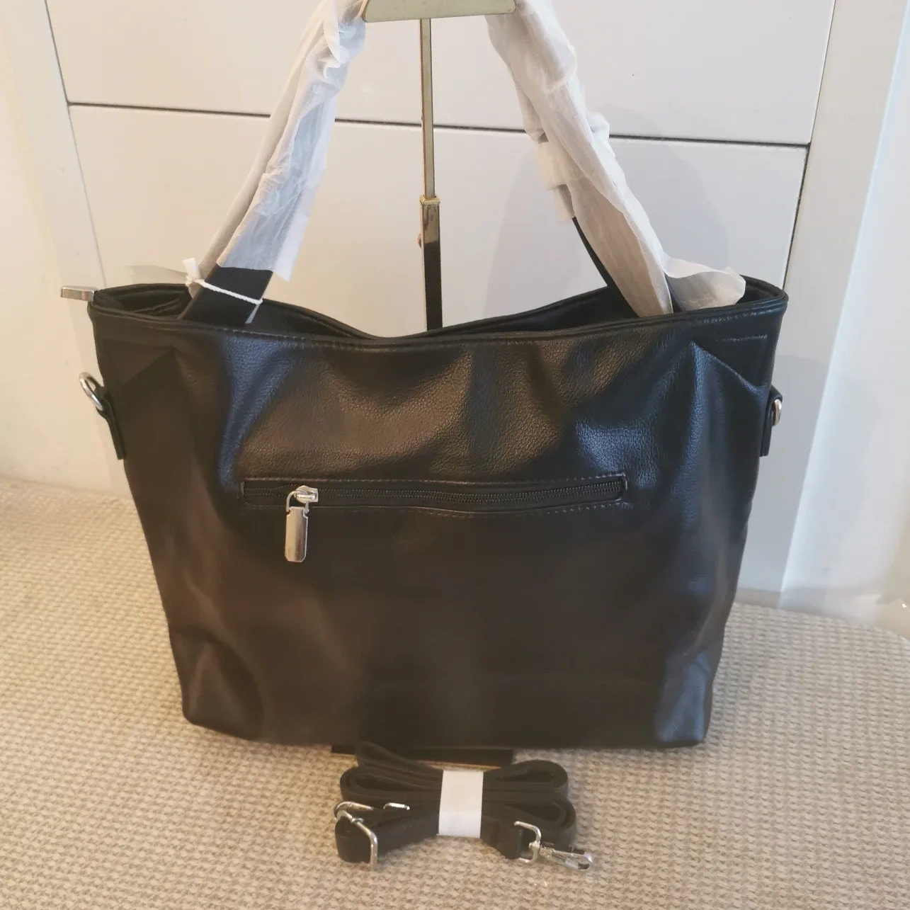 Brand New Black Leather Tote Bag with Shoulder Strap image indicator(5)
