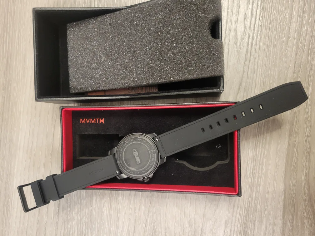 Brand new MVMT Denali sports watch - men's watch image indicator(3)