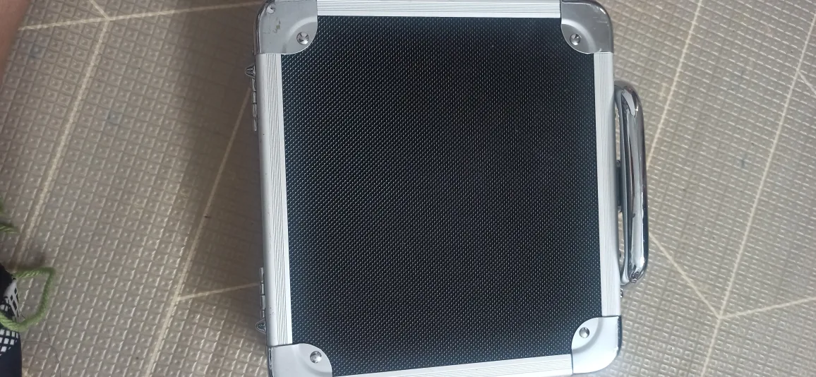 Beltronic Aluminum Carrying Case image indicator(4)