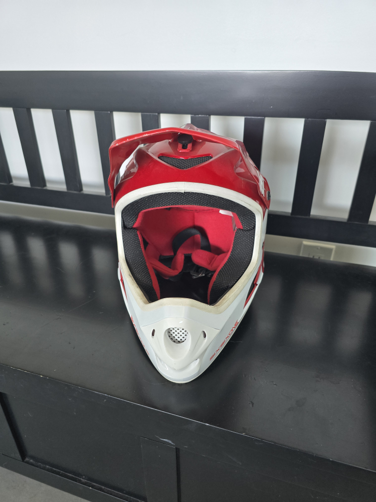 SixSixOne Full Face Helmet - Red and White