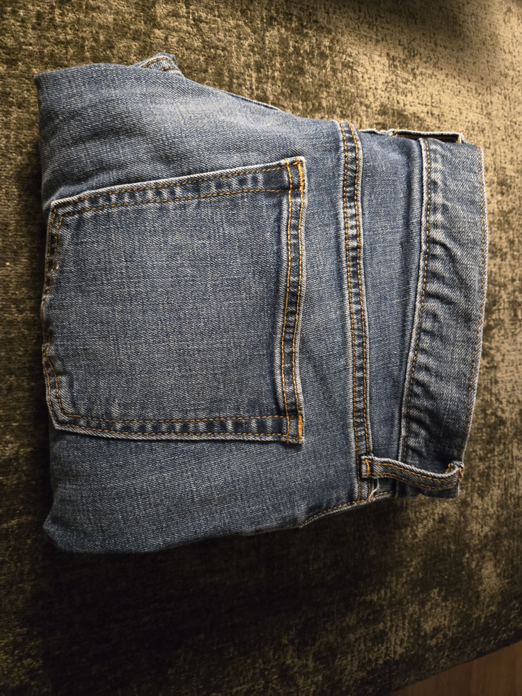 Mens Old Navy light wash blue jeans