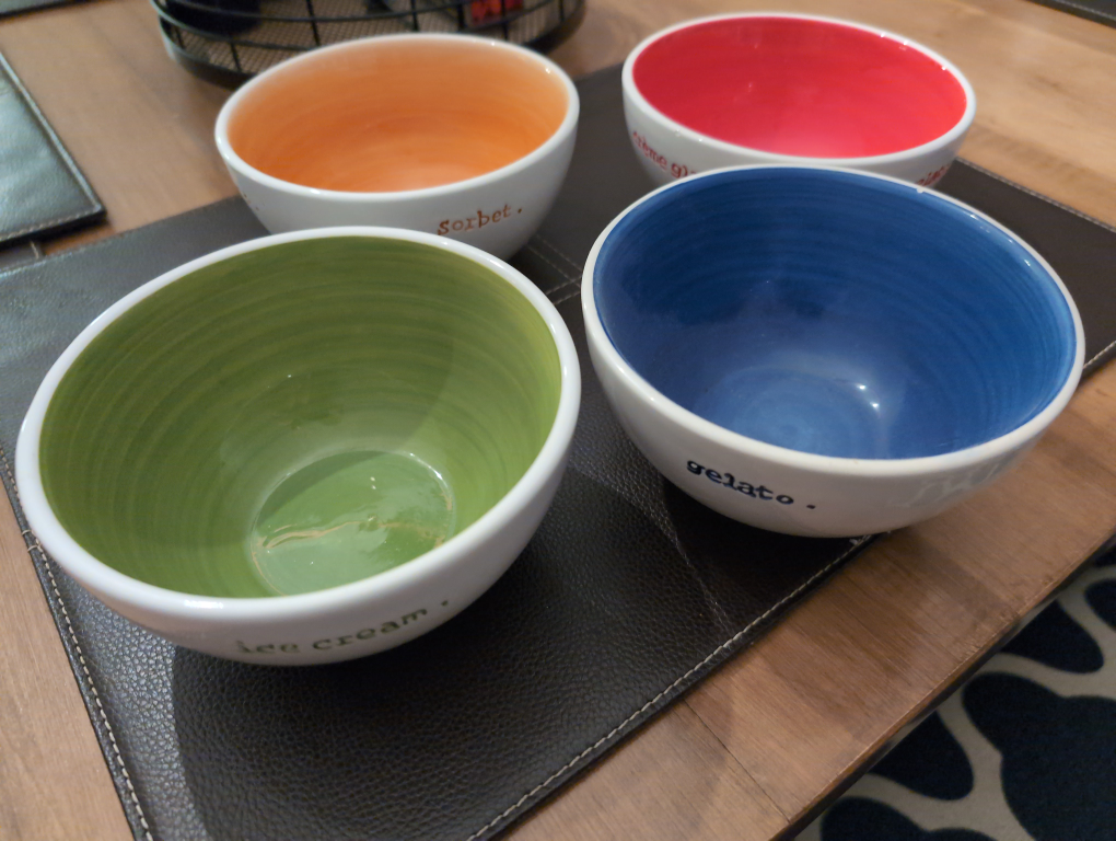 Set of four colourful dessert bowls - photo 2