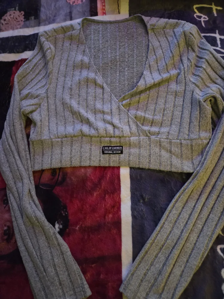 Grey Ribbed Crop Top & Pant Set image indicator(2)