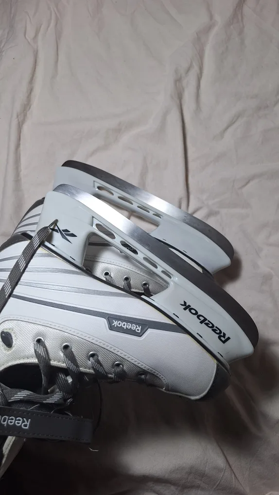 Women's Reebok Alpine Ice Skates - Size 8 image indicator(2)