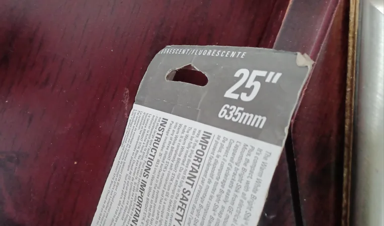 GE 25" BrightStik Fluorescent Light Bulb image indicator(3)