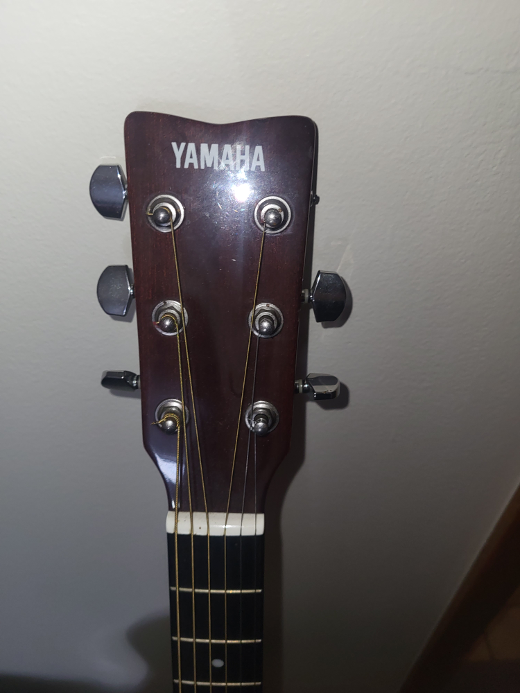 Yamaha Acoustic Guitar - photo 4