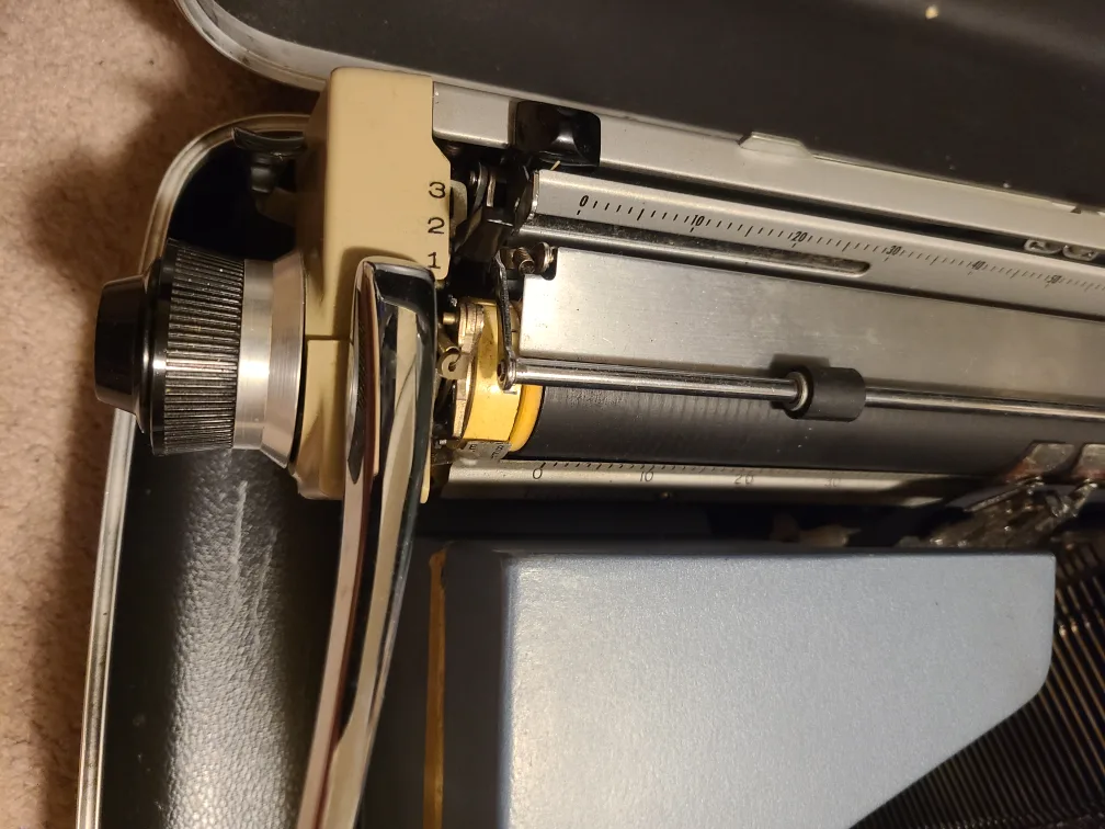 Eaton Viking Deluxe 12 Typewriter image indicator(8)