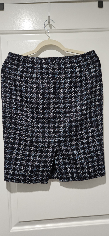 Ann Taylor Pencil Tweed Winter Skirt, Size 4, perfect for winter - photo 3