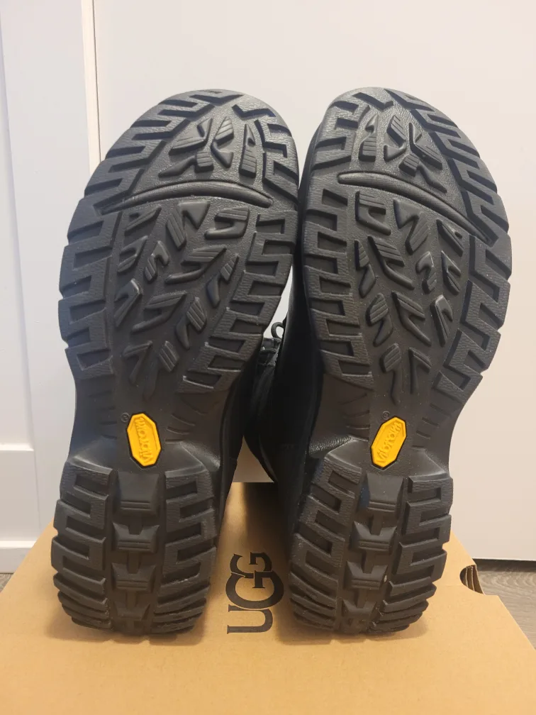 Ugg Men's Black Winter Boots image indicator(3)