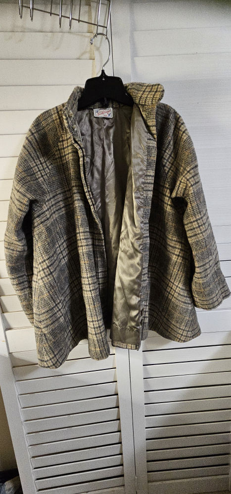 Vintage 1960s  Plaid Wool Blend Capelet - photo 3