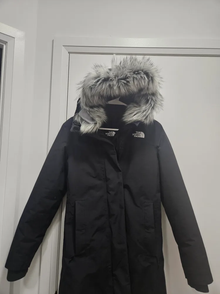 The North Face Winter McMurdo Parka Coat thumbnail
