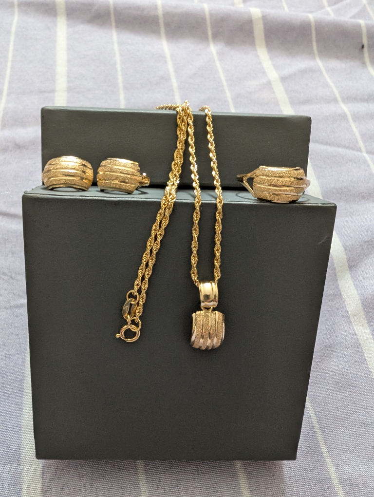 Gold Tone Jewellery Set - Necklace, Ring and Earrings