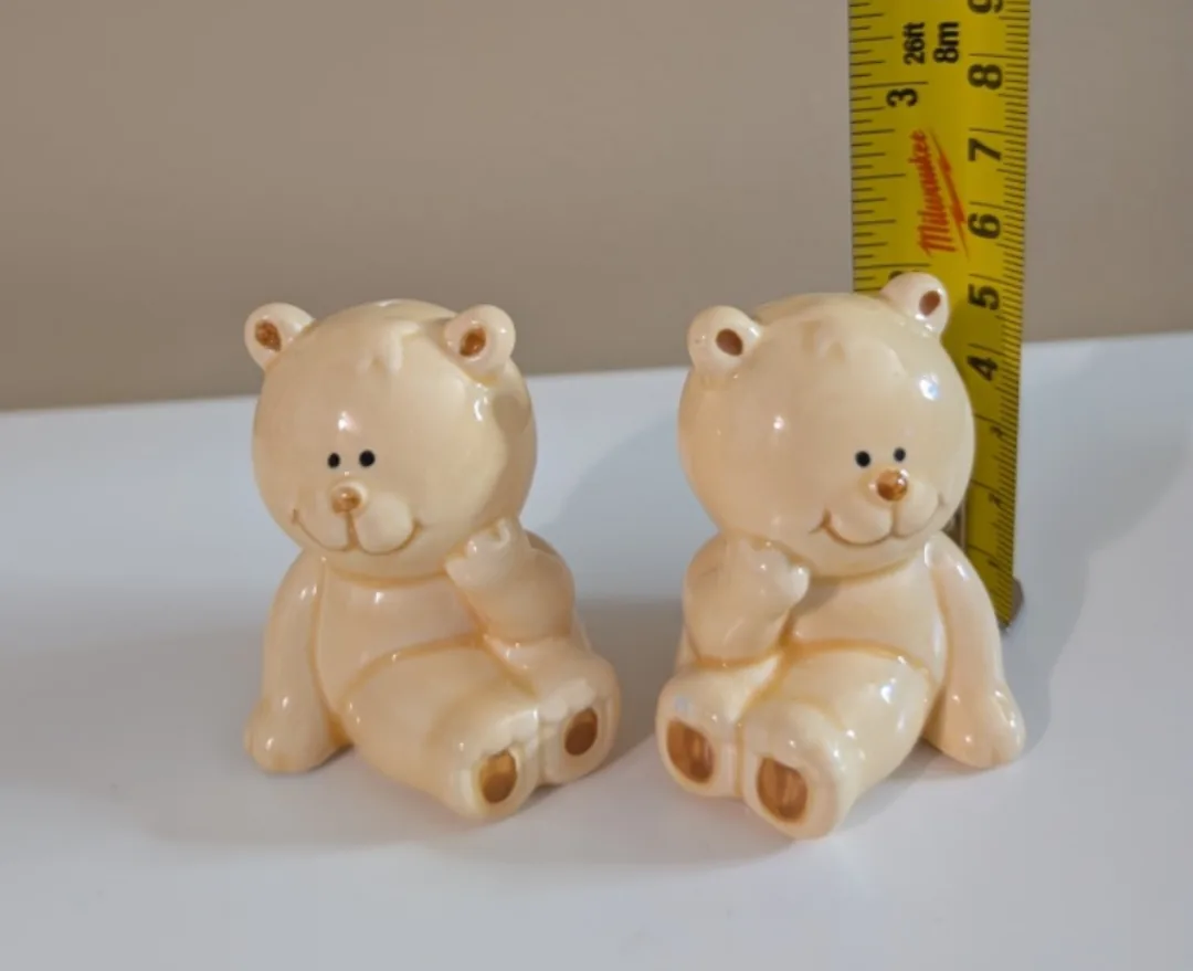 Bear Salt and Pepper Shakers image indicator(4)