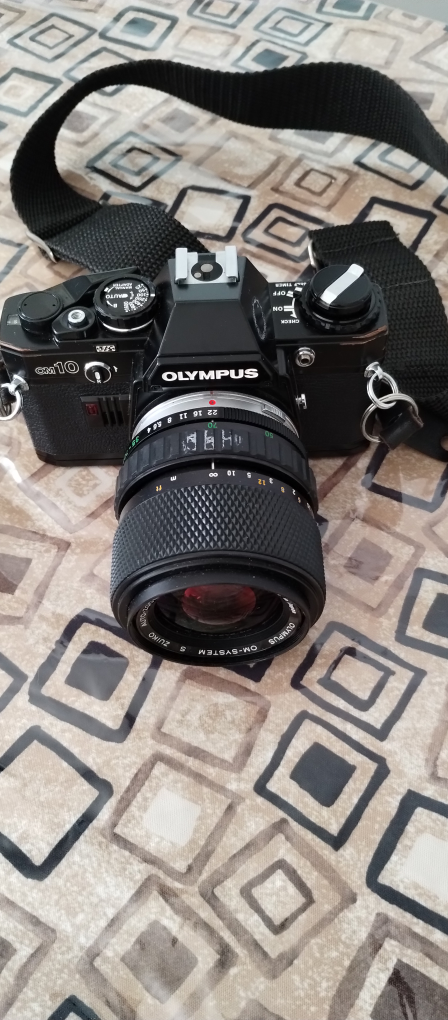 Olympus OM10 Black