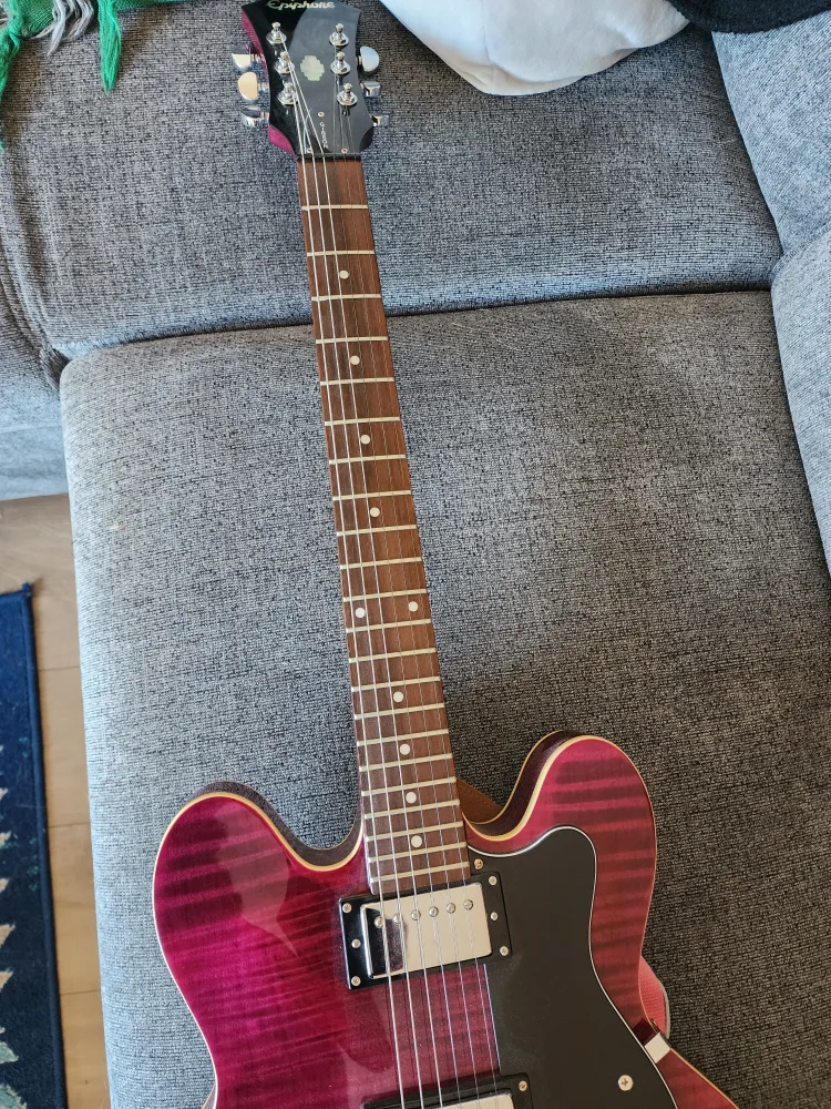 Traynor Amp Guitar Amplifier and gibsons electric guitar image indicator(9)