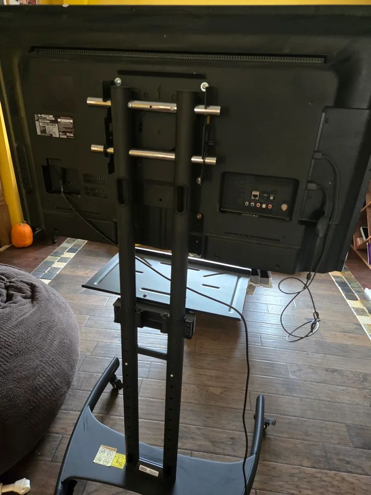 LG Smart TV on Rolling Stand image indicator(2)