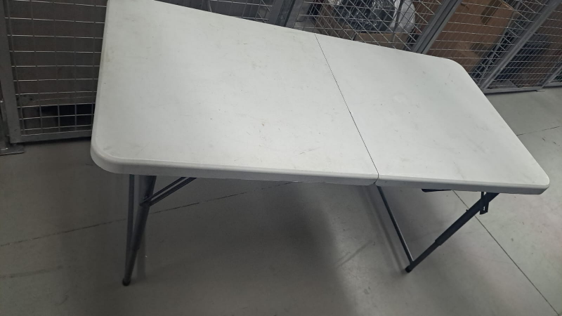 Foldable Plastic Table - photo 2