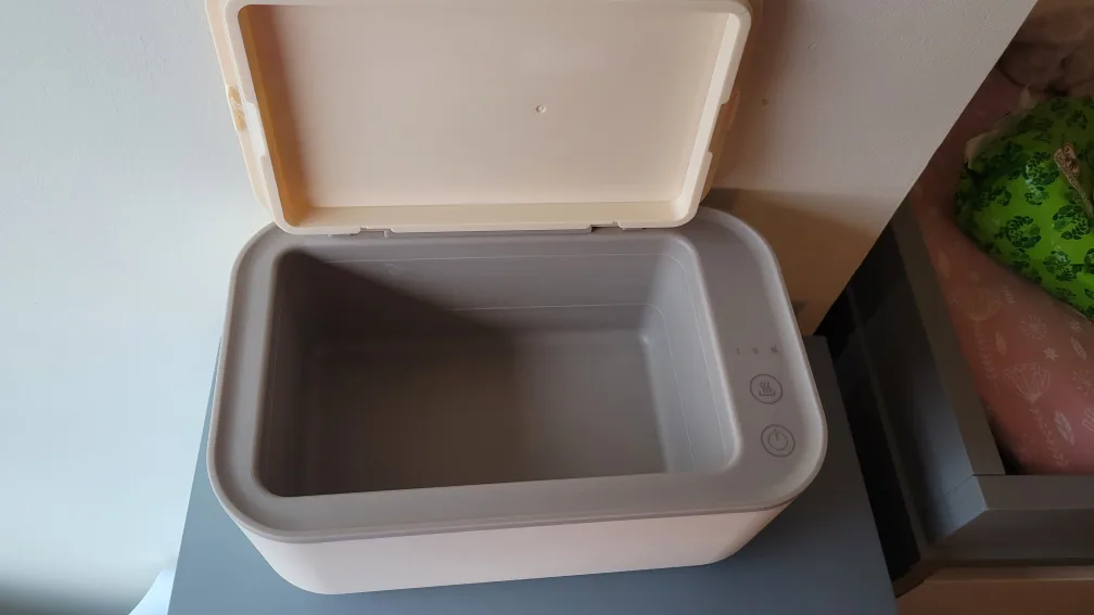 Used Wipes Warmer in Excellent Condition image indicator(2)