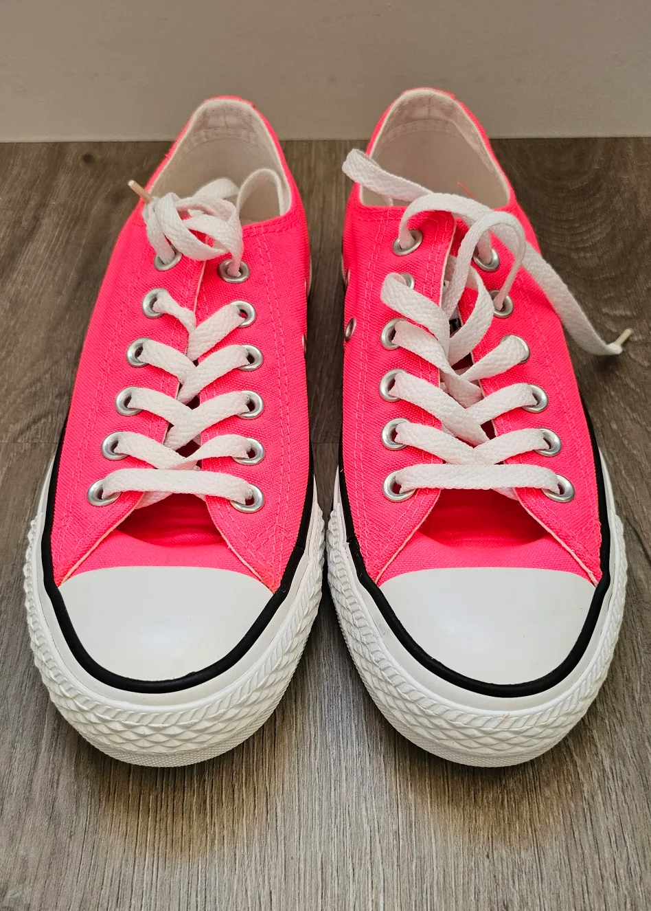 Pink Converse Sneakers Size 6.5 image indicator(2)
