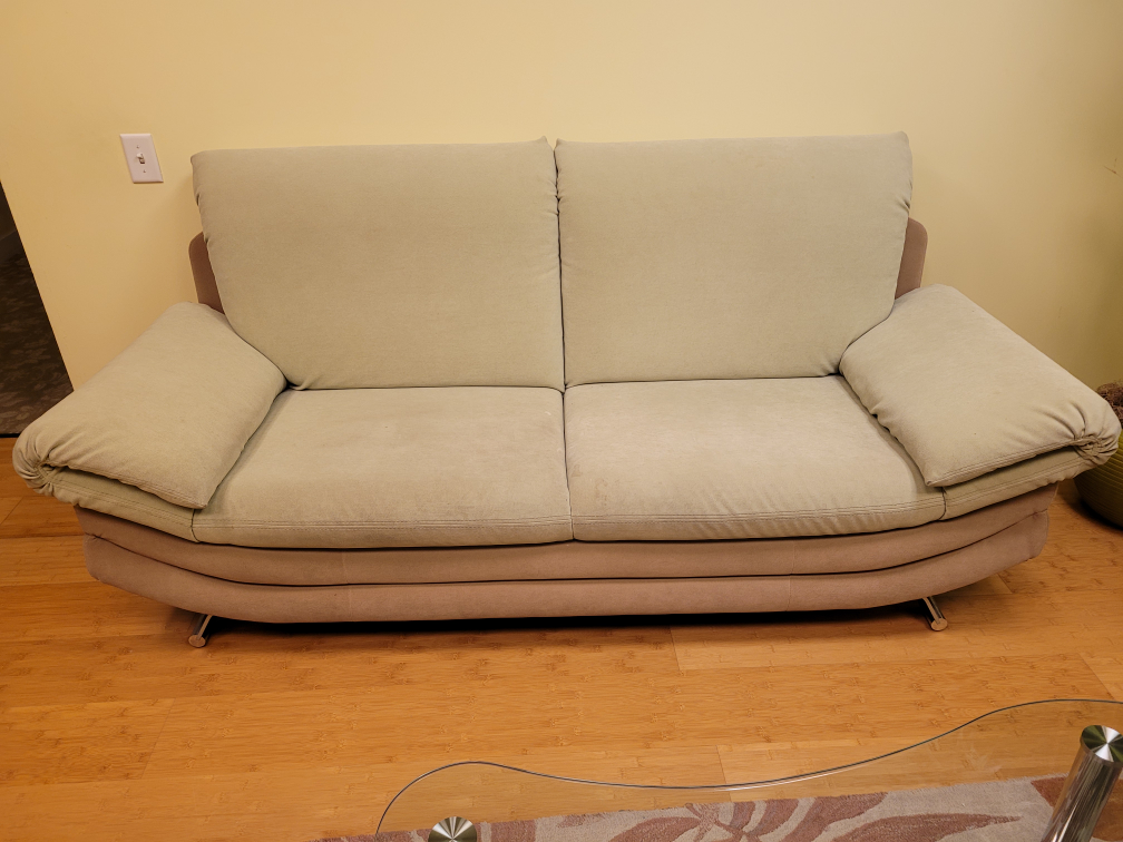 Lovely Two-Seater Sofa - photo 3