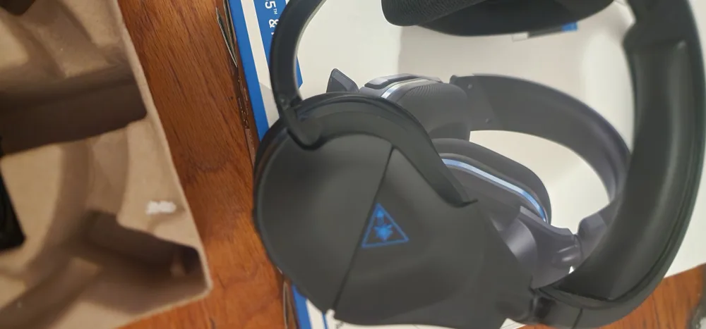 Turtle Beach  Wireless Gaming Headset - PS5 & PS4  USED image indicator(7)